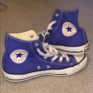 Unisex Purple high top converses!